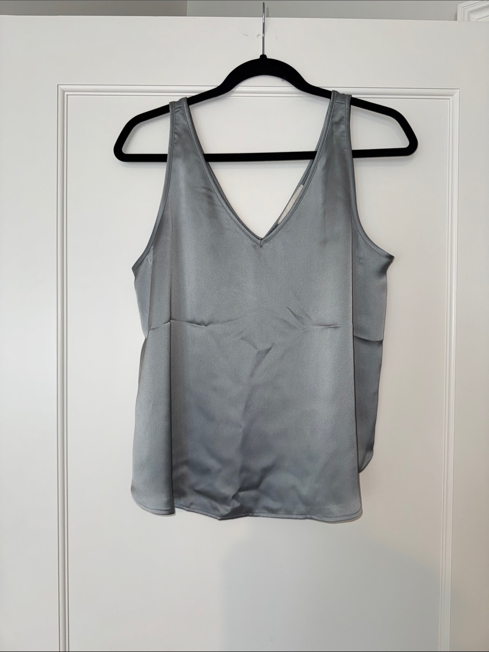 LOFT (Ann Taylor) blouse shirt top size medium machine wash! Grey / silver NEW